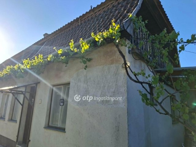 Eladó családi ház, Hajdúböszörményen 62 M Ft, 2+2 szobás