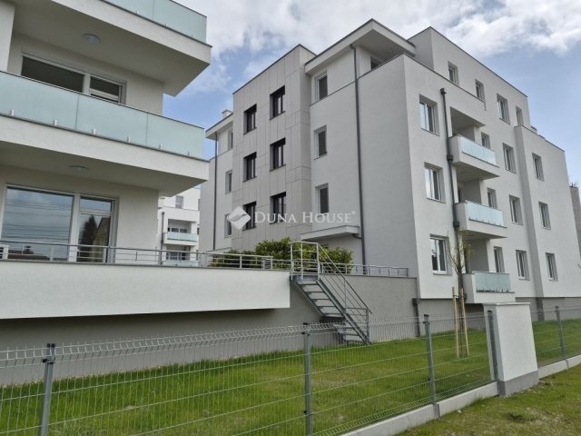 Eladó téglalakás, Zalaegerszegen 91.545 M Ft, 4 szobás