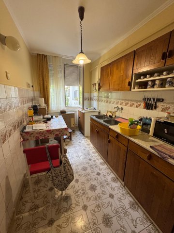 Eladó téglalakás, Veszprémben 78 M Ft, 3 szobás