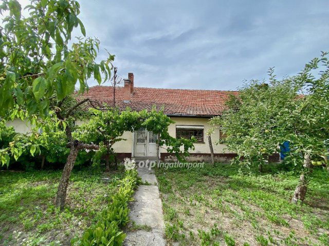 Eladó családi ház, Kiskunmajsán 17.5 M Ft, 4 szobás