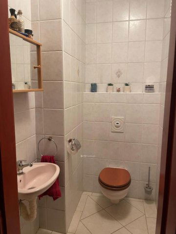 Eladó családi ház, Diósdon 189.9 M Ft, 8 szobás