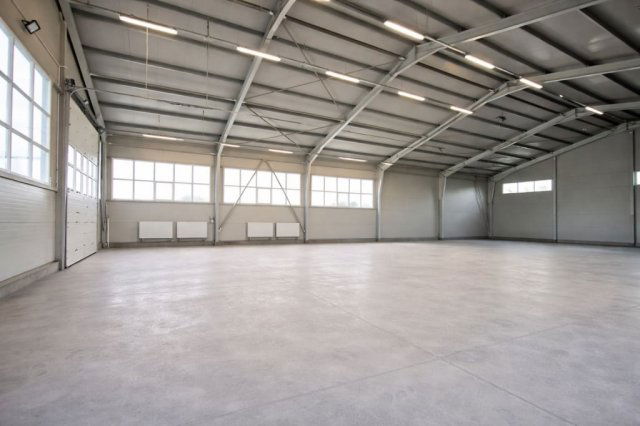 Eladó ipari ingatlan, Székesfehérvárott 375 M Ft