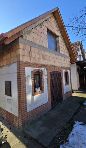 Eladó ipari ingatlan, Pakson 29.9 M Ft / költözzbe.hu