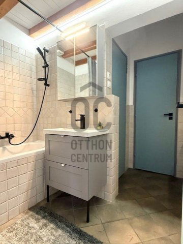 Eladó téglalakás, Budapesten, VI. kerületben 92 M Ft, 2 szobás