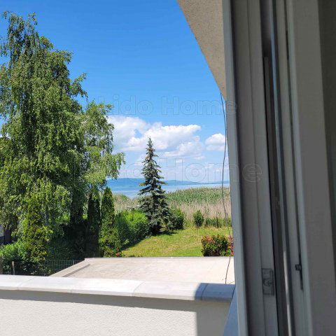 Eladó ikerház, Balatonfenyvesen 129 M Ft, 11+1 szobás