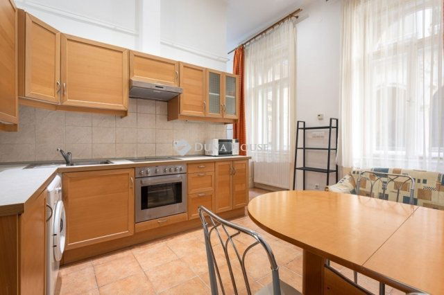 Eladó téglalakás, Budapesten, VII. kerületben 80.85 M Ft