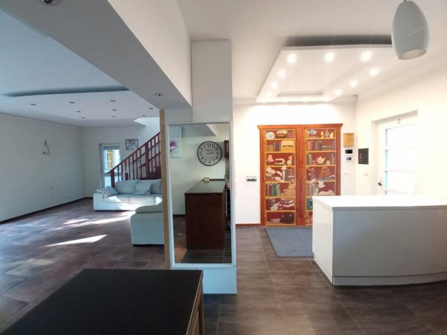 Eladó családi ház, Budapesten, XXI. kerületben, Tölgyes úton