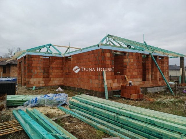 Eladó családi ház, Ráckevén 89 M Ft, 5 szobás