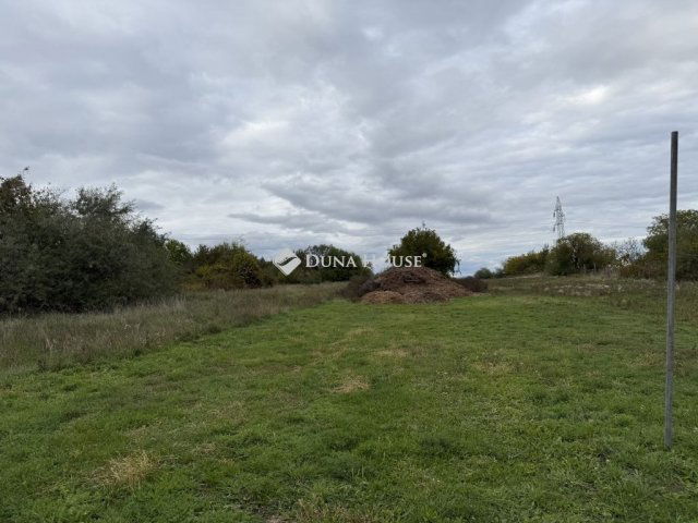 Eladó telek, Nyergesújfaluban 3.49 M Ft / költözzbe.hu