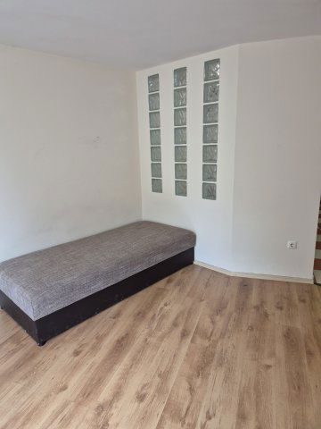 Kiadó téglalakás, albérlet, XII. kerületben, Istenhegyi úton