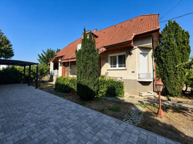 Eladó családi ház, Kecskeméten 124.9 M Ft, 4 szobás