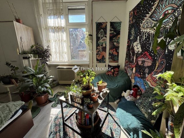 Eladó téglalakás, Budapesten, VII. kerületben 110 M Ft, 2 szobás