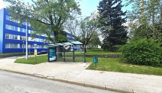 Eladó hotel, Tatabányán 889 M Ft, 127+1 szobás