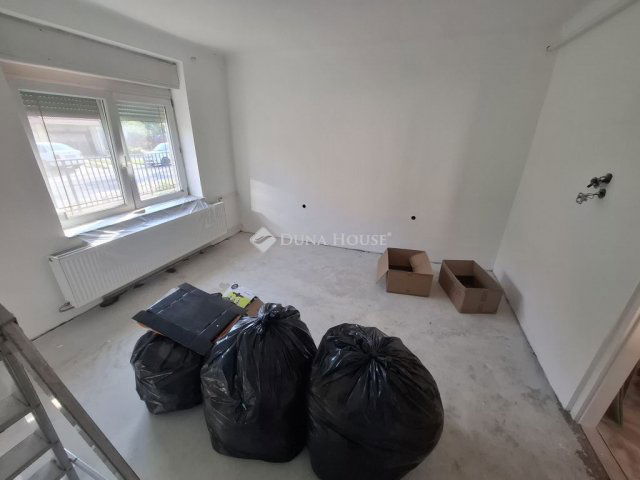 Eladó családi ház, Kiskunfélegyházán 45.9 M Ft, 3 szobás