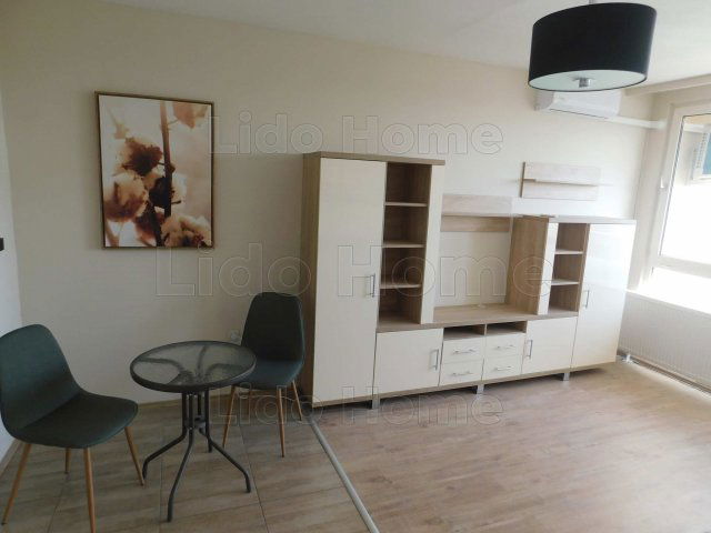 Kiadó panellakás, albérlet, Siófokon 230 E Ft / hó, 3 szobás