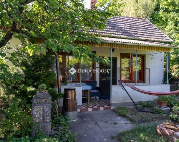 Eladó családi ház, Gödöllőn 59.9 M Ft, 3 szobás