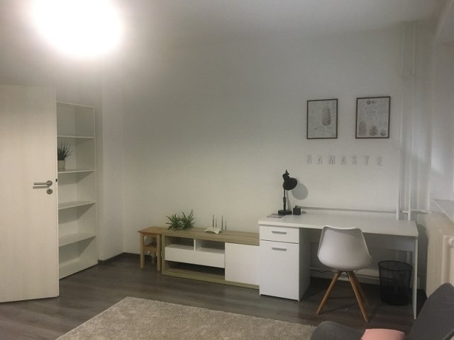 Kiadó téglalakás, albérlet, Pécsett 160 E Ft / hó, 1 szobás