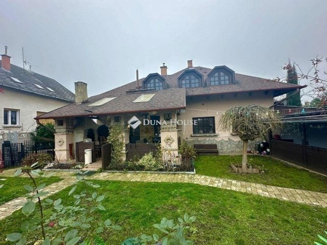 Eladó családi ház, Budapesten, XVI. kerületben 260 M Ft