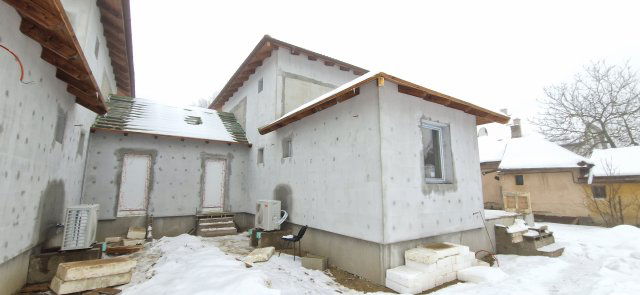 Eladó ikerház, Őrbottyánban 110 M Ft, 5 szobás