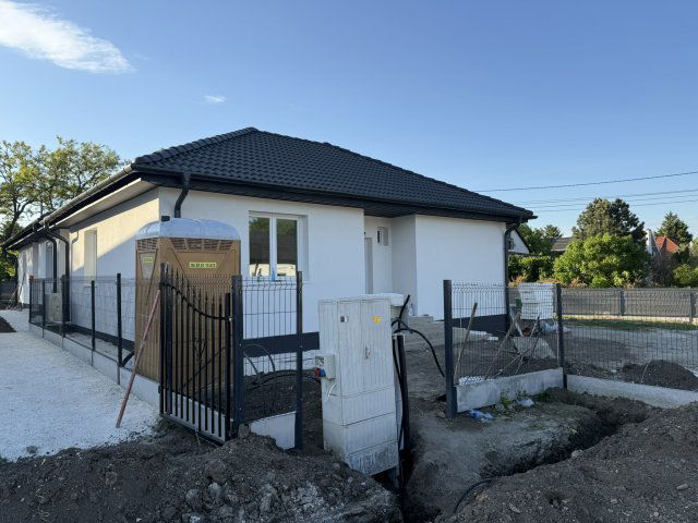 Eladó családi ház, Mányon 62 M Ft, 3 szobás