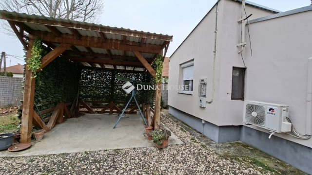 Eladó nyaraló, Harkányban, Ifjúság utcában 21.9 M Ft, 2 szobás