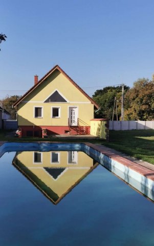 Eladó családi ház, Szakonyon 64.6 M Ft, 5 szobás