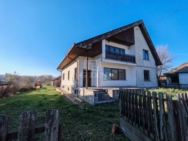 Eladó családi ház, Tápiószecsőn 89.5 M Ft, 6 szobás