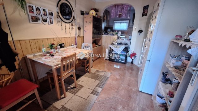Eladó családi ház, Sárbogárdon 20.99 M Ft, 3 szobás