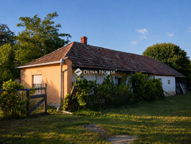 Eladó családi ház, Téten 19.9 M Ft, 2 szobás
