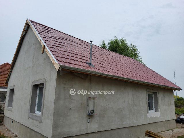 Eladó családi ház, Hatvanban 32.9 M Ft, 2+1 szobás