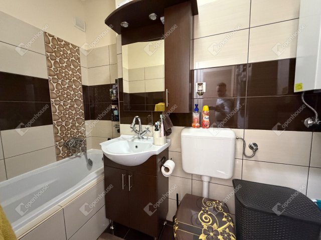 Eladó téglalakás, Zalaegerszegen 32.9 M Ft, 2 szobás