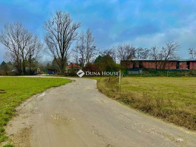 Eladó ipari ingatlan, Pilisvörösváron 105 M Ft