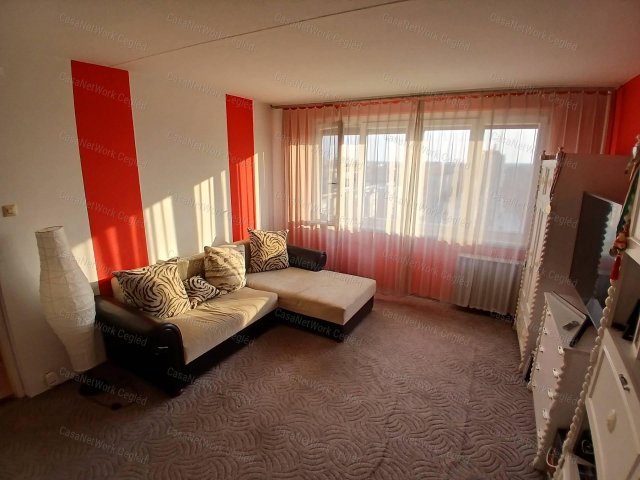 Eladó panellakás, Cegléden 39.9 M Ft, 2 szobás