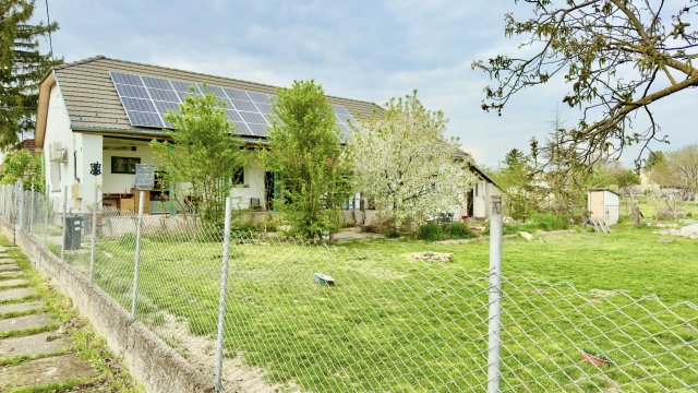 Eladó családi ház, Decsen 26.9 M Ft, 3 szobás