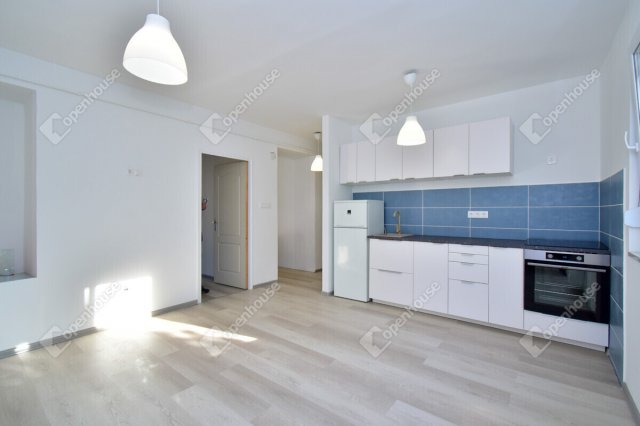 Eladó téglalakás, Szegeden 62 M Ft, 2 szobás