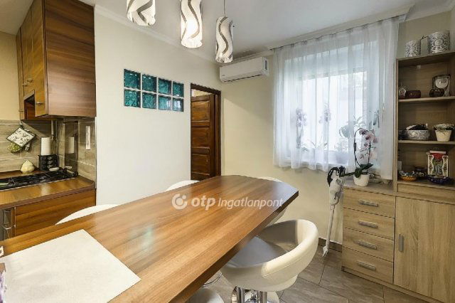 Eladó téglalakás, Füzesabonyban 41.9 M Ft, 3 szobás