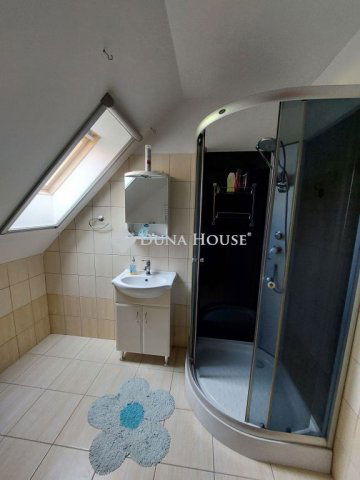 Eladó családi ház, Bonyhádon 129.99 M Ft, 7 szobás