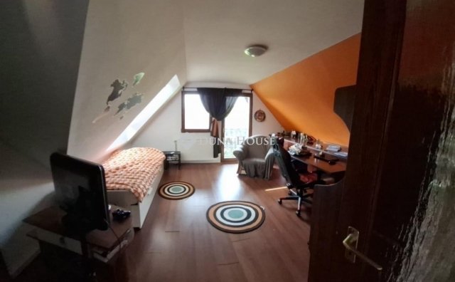 Eladó családi ház, Vecsésen 149.999 M Ft, 5 szobás