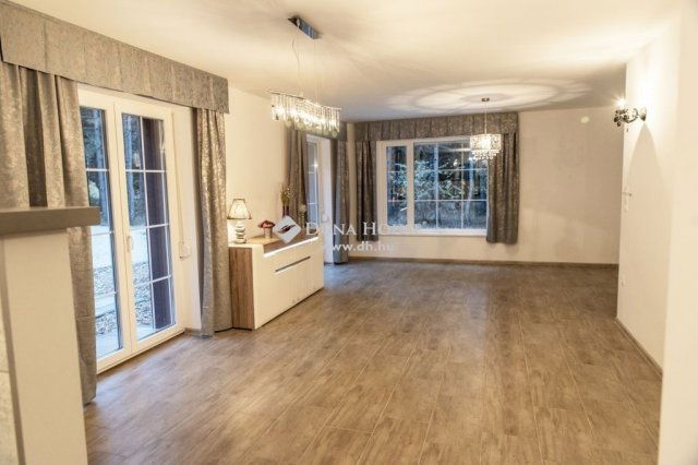 Eladó családi ház, Ballószögön 147 M Ft, 5 szobás