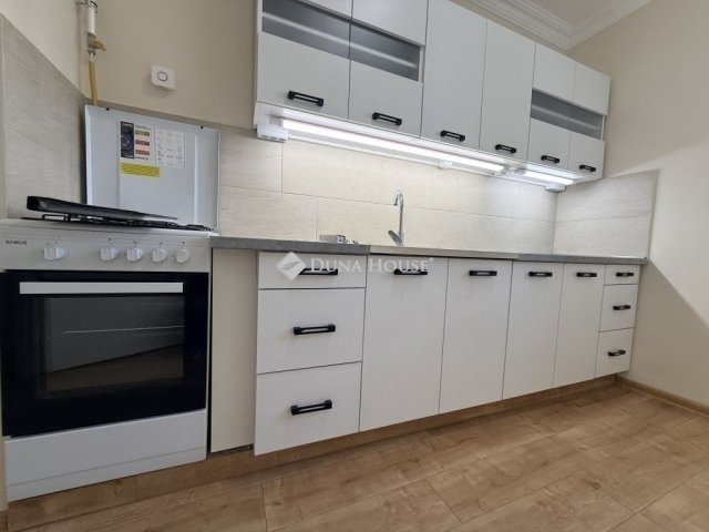 Eladó téglalakás, Kecskeméten 46 M Ft, 3 szobás