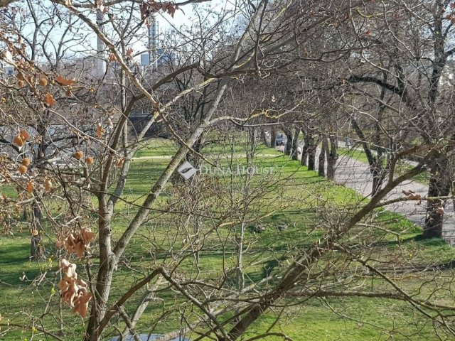 Eladó panellakás, Szegeden 56.9 M Ft, 2 szobás