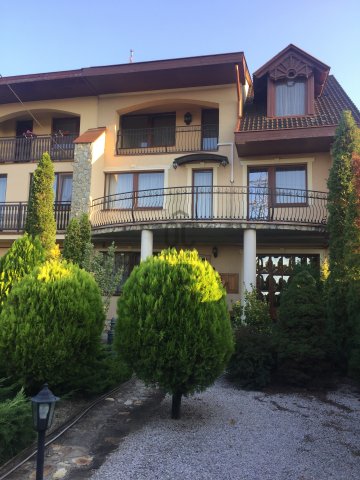 Eladó ikerház, Debrecenben 140 M Ft, 5 szobás