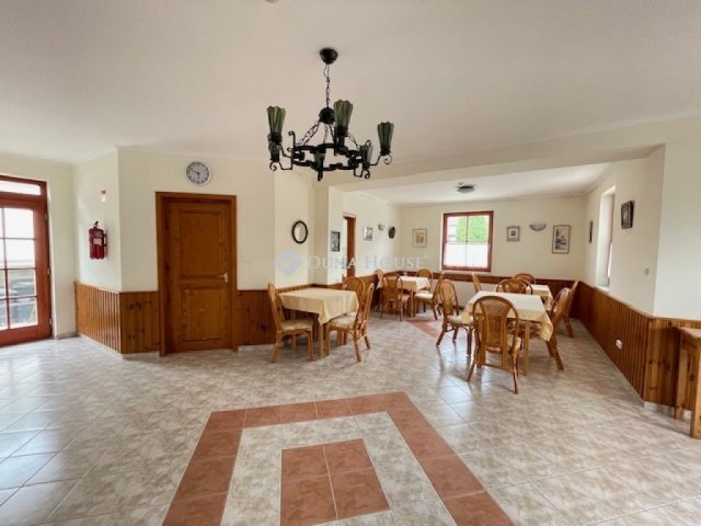 Eladó hotel, Fertőhomokon 215 M Ft, 8 szobás