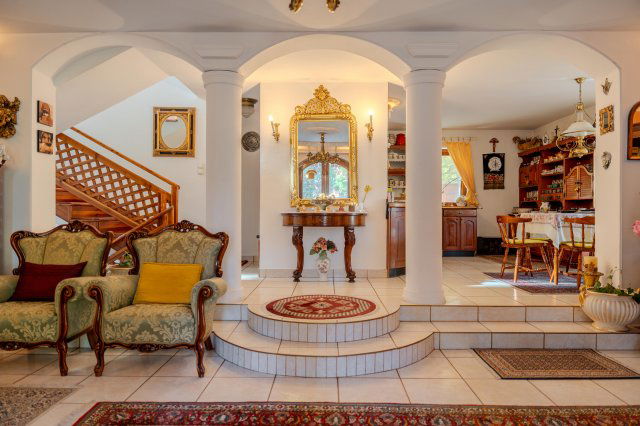 Eladó családi ház, Szentendrén 149.9 M Ft, 5 szobás