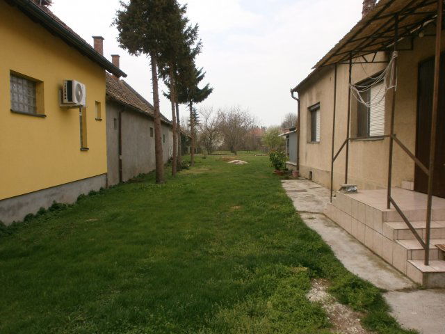 Eladó családi ház, Kapuváron 40 M Ft, 4 szobás