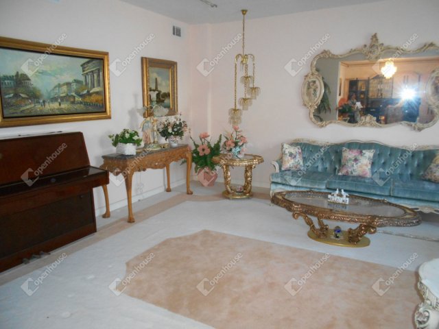 Eladó nyaraló, Hévízen 290 M Ft, 8 szobás