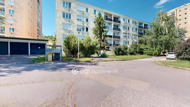 Eladó téglalakás, Miskolcon 28.8 M Ft, 2+1 szobás