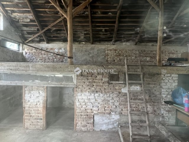 Eladó telek, Magyaralmáson 8.5 M Ft / költözzbe.hu