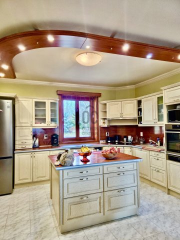 Eladó családi ház, Birjánon 295 M Ft, 4 szobás