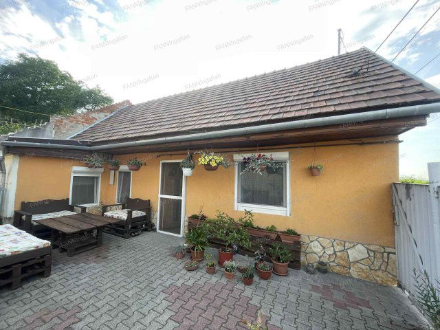 Eladó családi ház, Dorogon 43 M Ft, 1+1 szobás